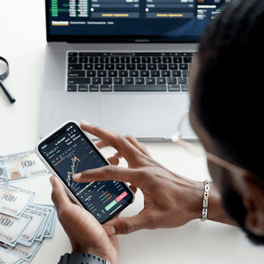 Alto Finexión equipo de expertos en criptoinversión